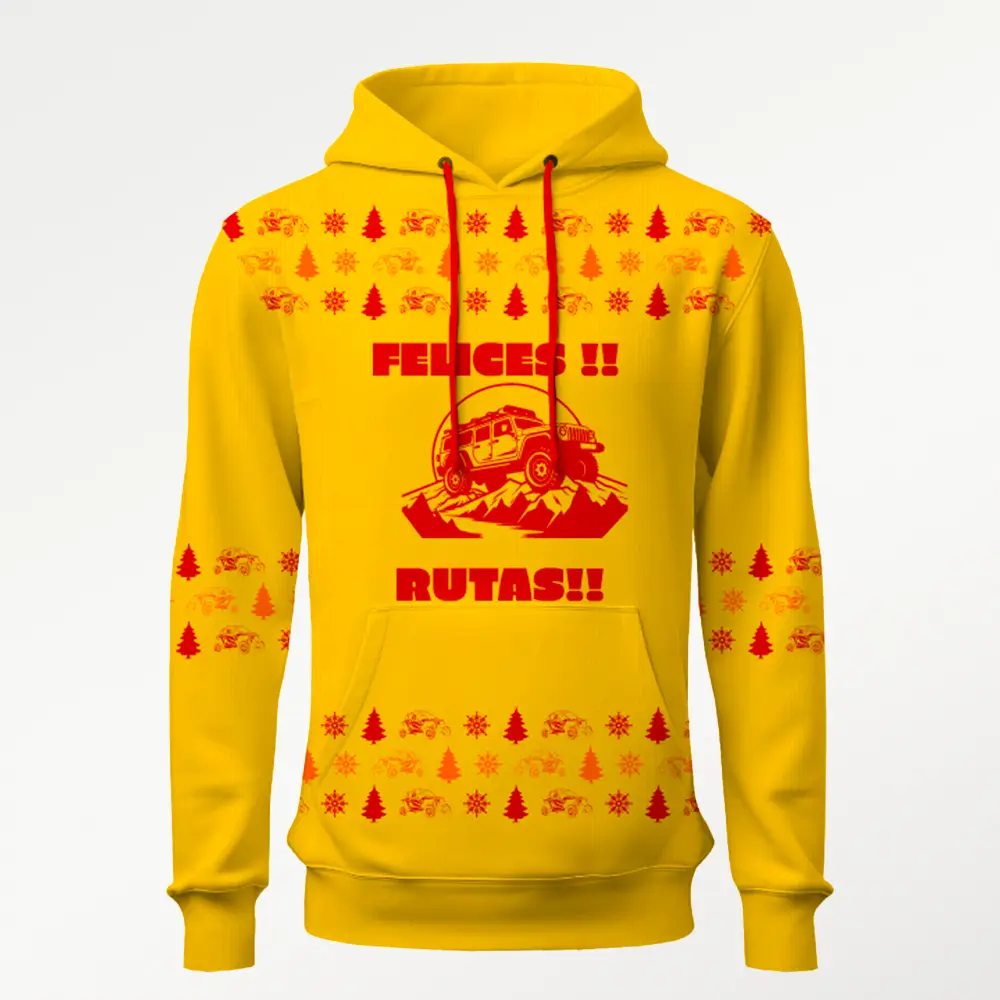 Hoodie amarillo estilo ugly sweater con diseño de Jeep y la leyenda ‘Felices Rutas’, sobre patrón navideño