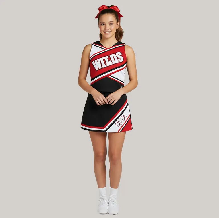 Uniforme cheerleader Gears Armor sublimado personalizado en colores rojo, negro y blanco para porristas, escuelas y equipos.
